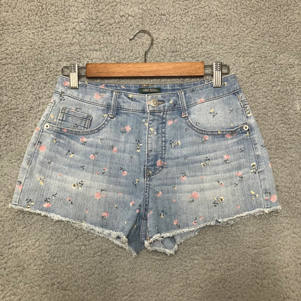 Wild Fable Jean Shorts Women 4 Floral Rose Light Denim Cut Off Raw Hem Y2K Twee